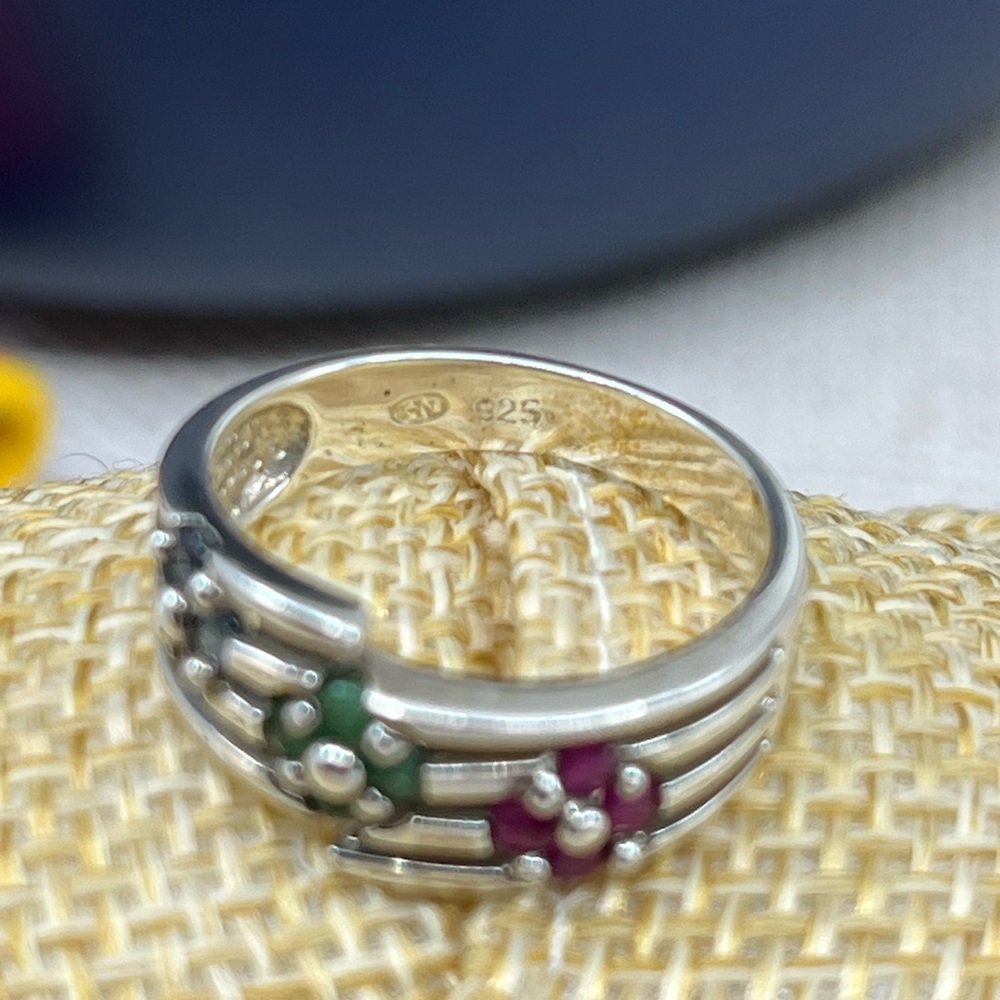 Vintage Sterling Silver Flower Cluster Ring – Ruby, Emerald, Sapphire - Picture 5 of 16